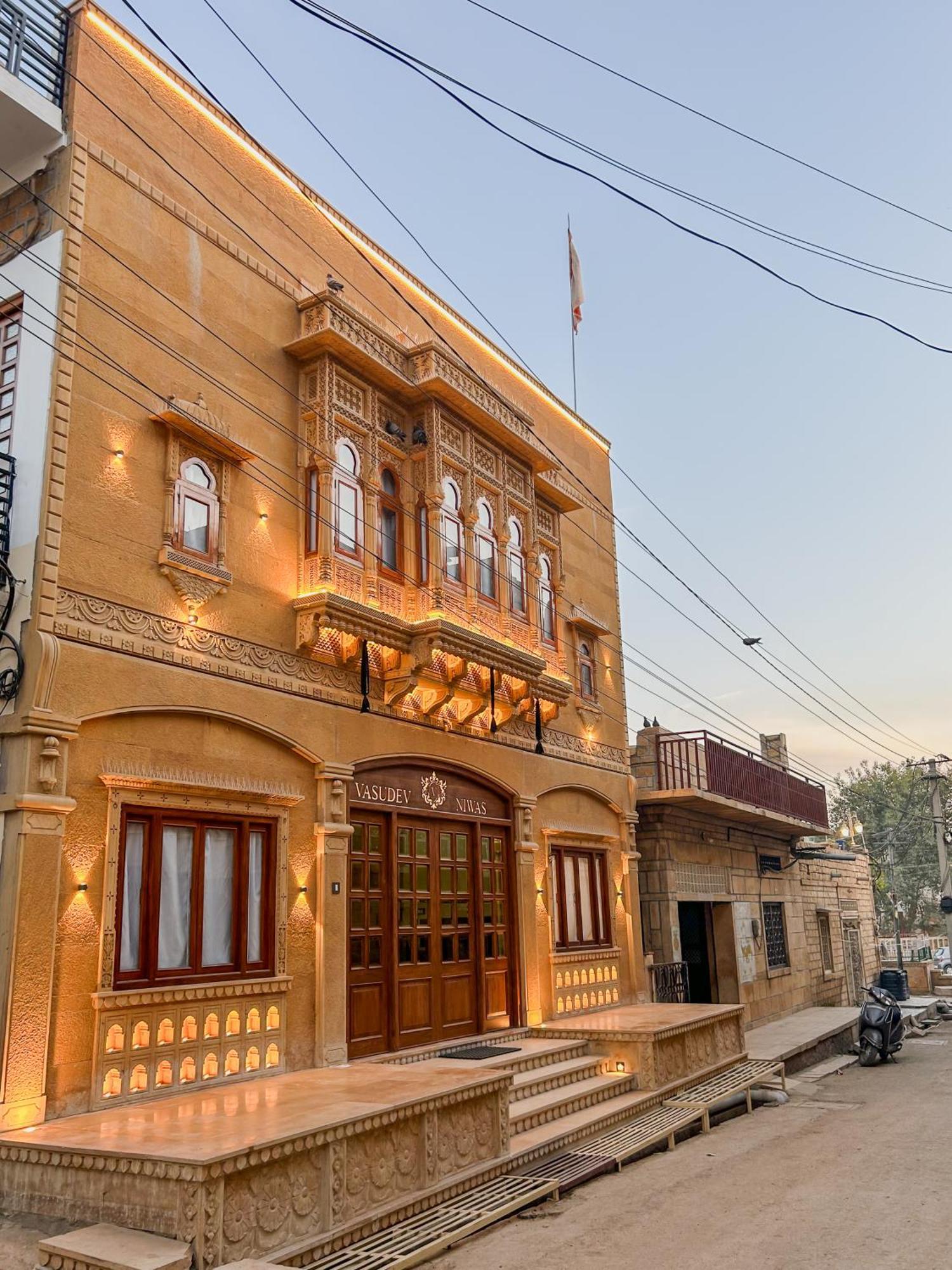 Hotel Vasudev Niwas ไจซัลเมอร์ ภายนอก รูปภาพ