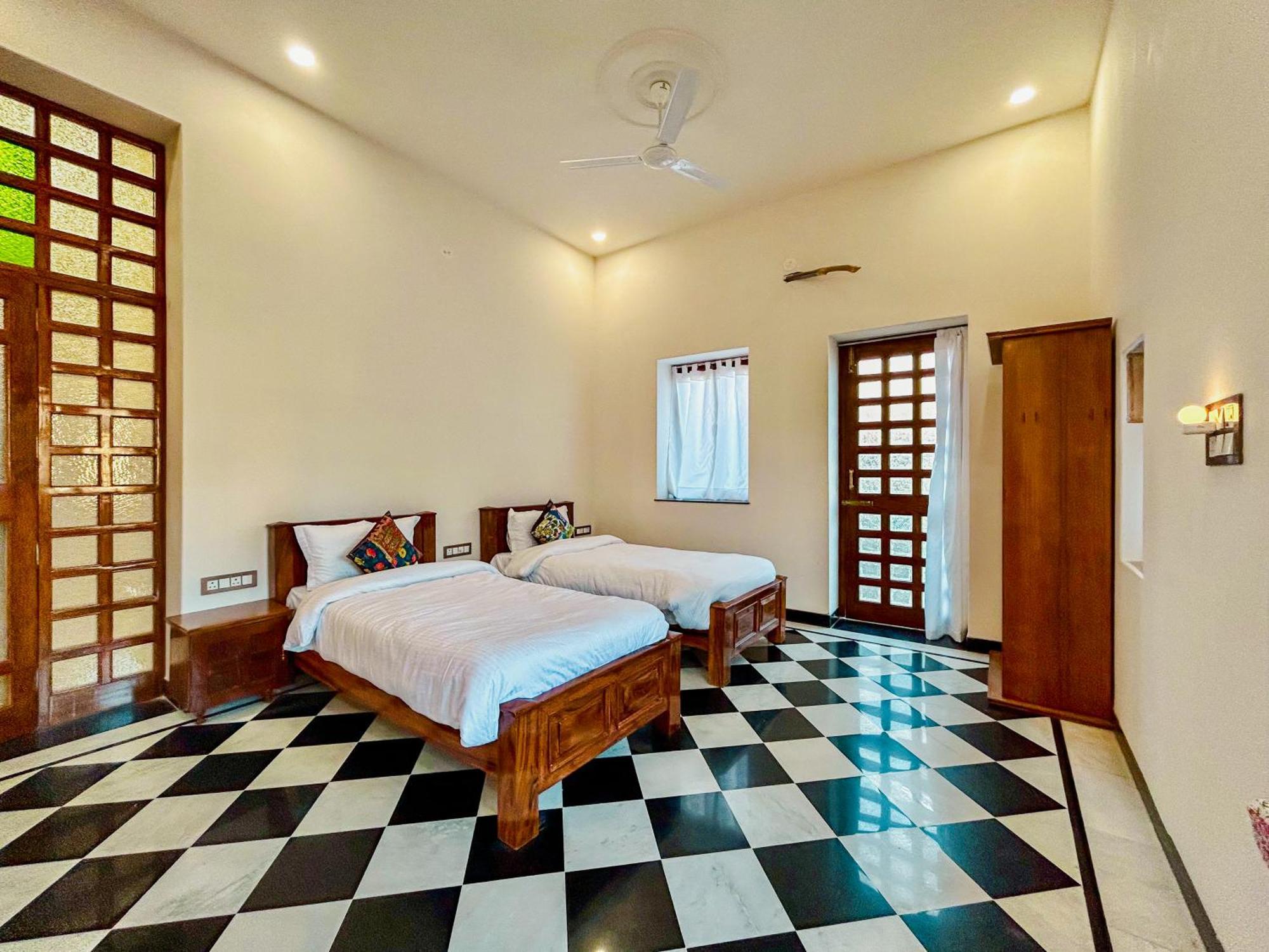 Hotel Vasudev Niwas ไจซัลเมอร์ ภายนอก รูปภาพ