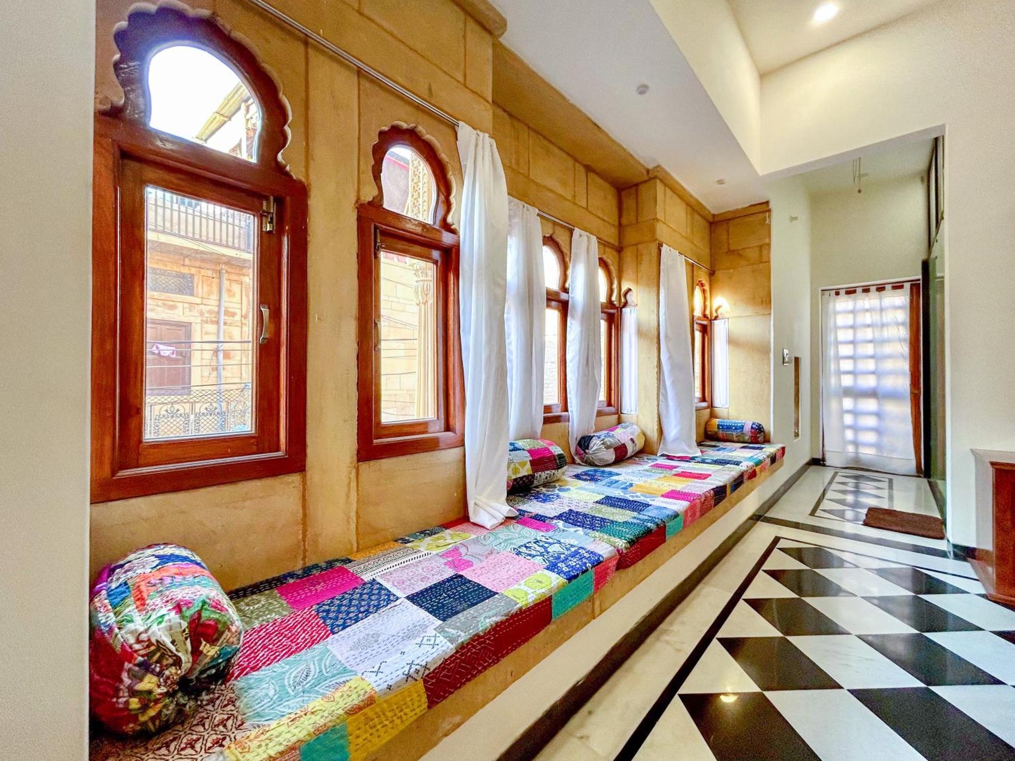Hotel Vasudev Niwas ไจซัลเมอร์ ภายนอก รูปภาพ
