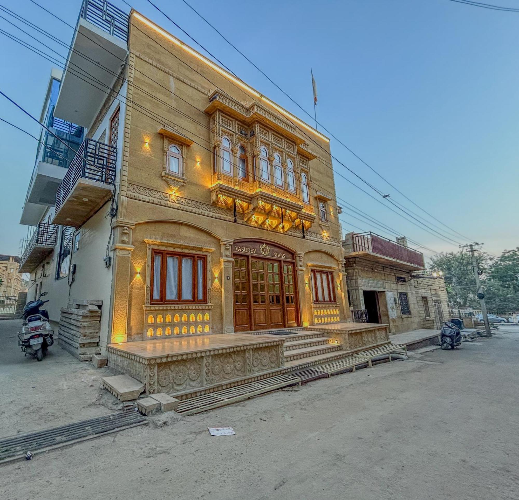Hotel Vasudev Niwas ไจซัลเมอร์ ภายนอก รูปภาพ